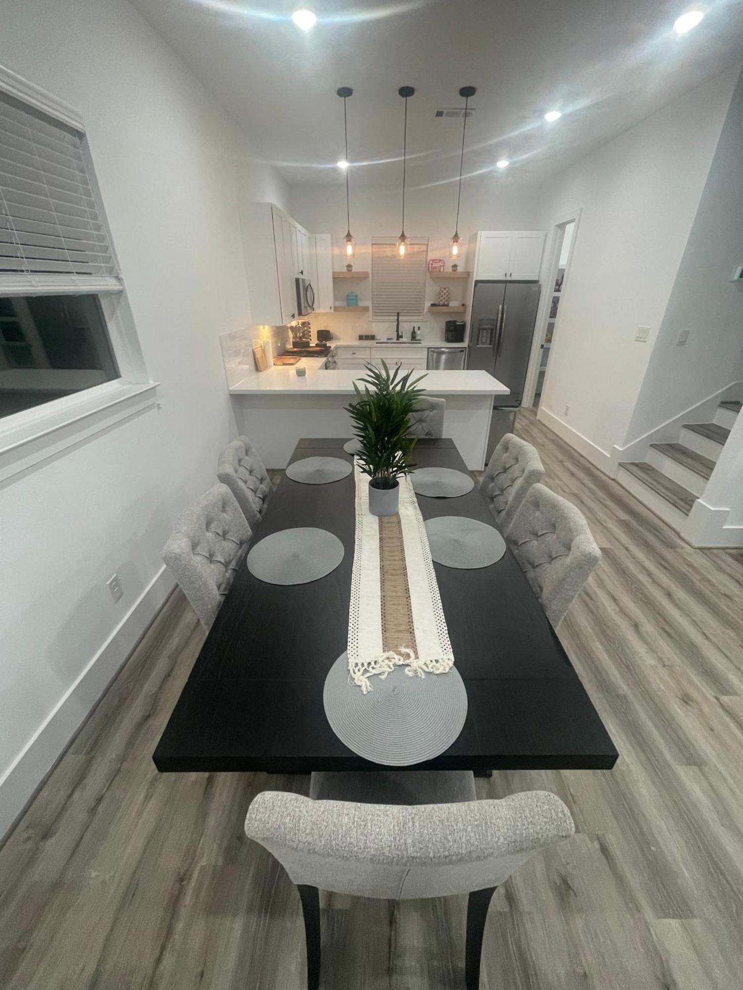 Comfortable 3 Bedroom - Heart Of Texas Medical Center ヒューストン エクステリア 写真