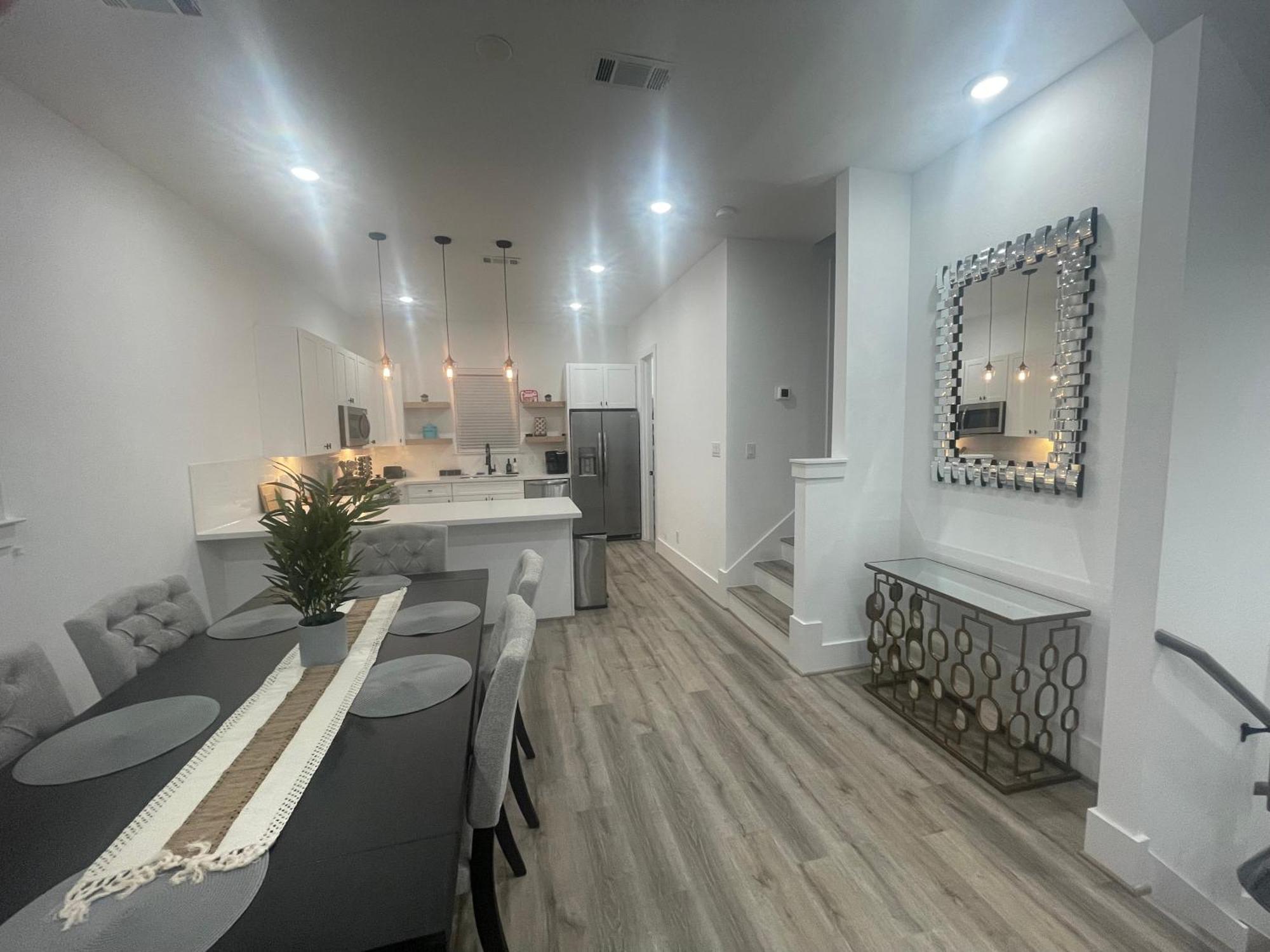 Comfortable 3 Bedroom - Heart Of Texas Medical Center ヒューストン エクステリア 写真