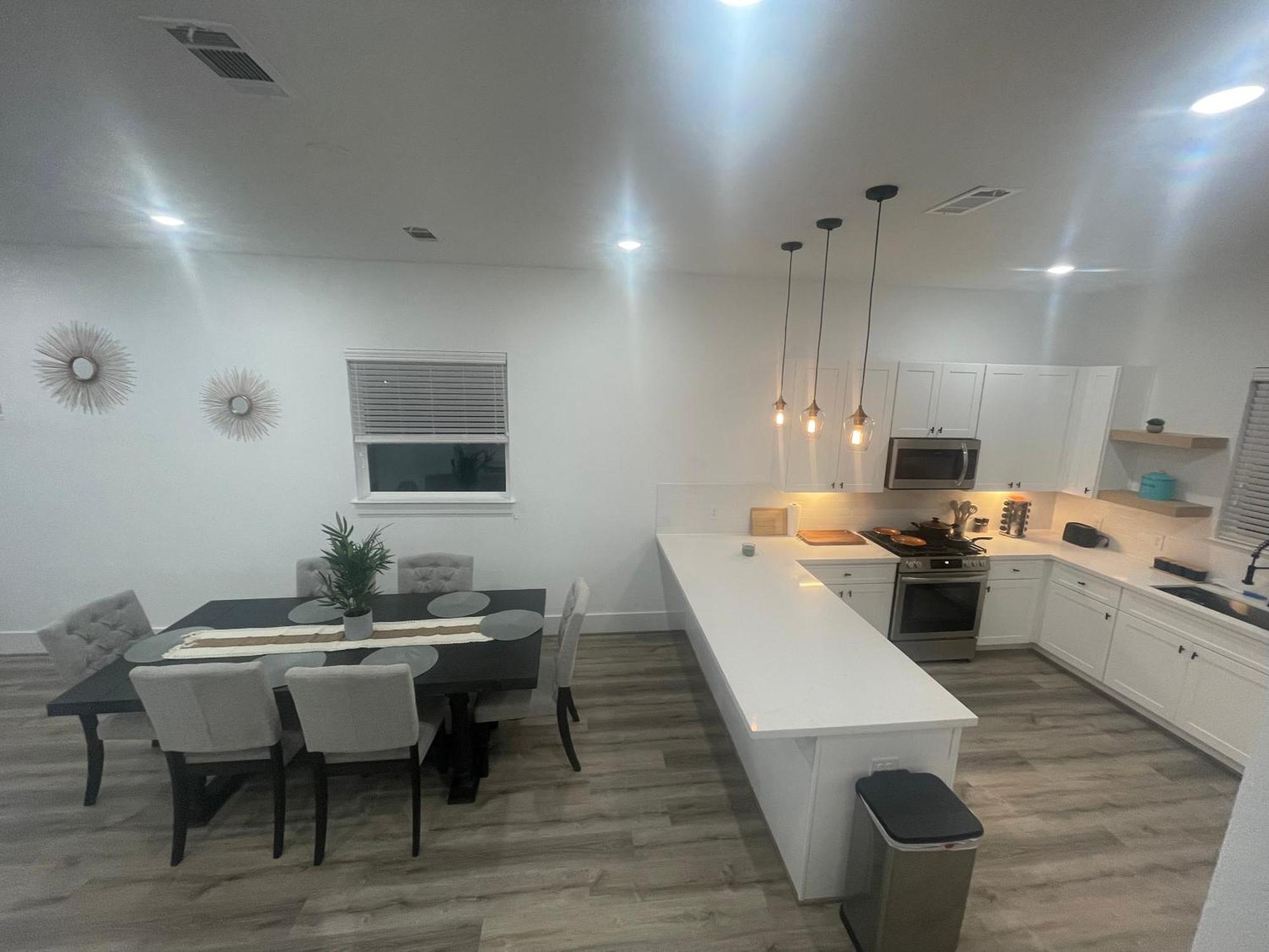 Comfortable 3 Bedroom - Heart Of Texas Medical Center ヒューストン エクステリア 写真