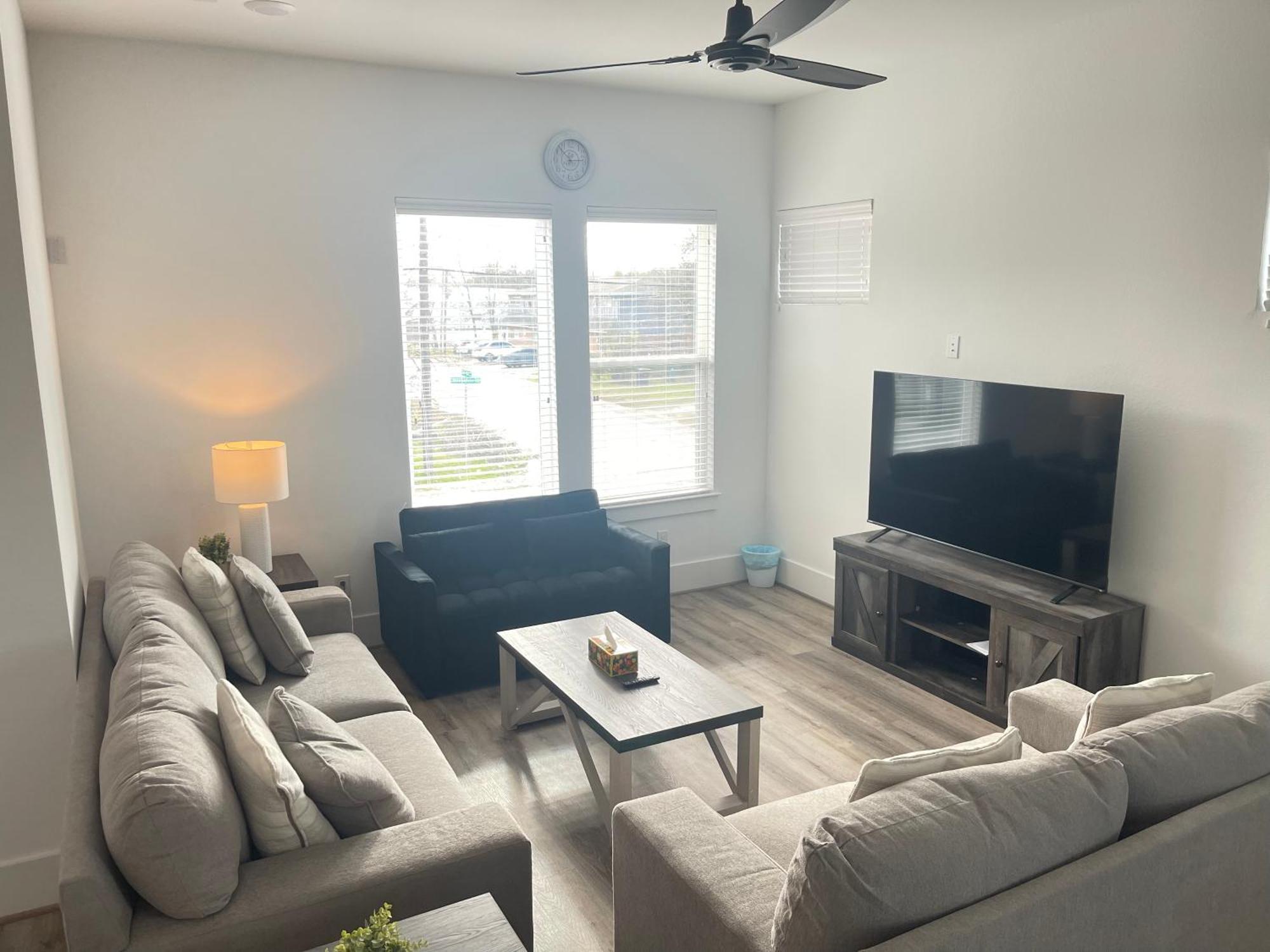 Comfortable 3 Bedroom - Heart Of Texas Medical Center ヒューストン エクステリア 写真